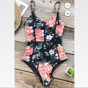 Cupshe HIDDEN FRAGRANCE PRINT ONE-PIECE SWIMSUIT